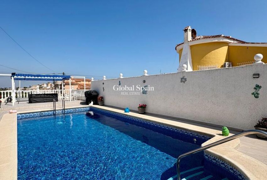 Wederverkoop - VILLA -
ROJALES - Costa Blanca