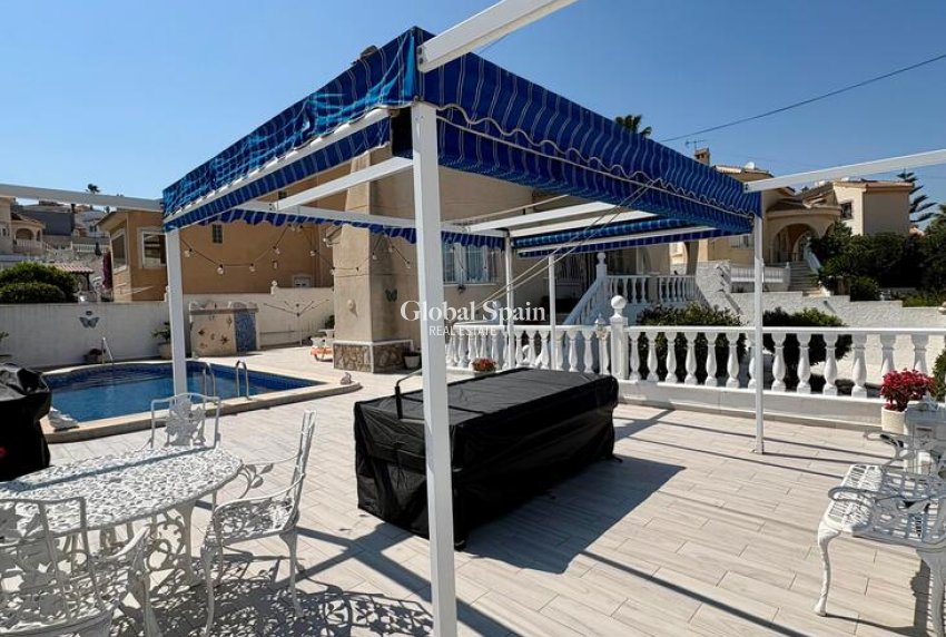 Wederverkoop - VILLA -
ROJALES - Costa Blanca