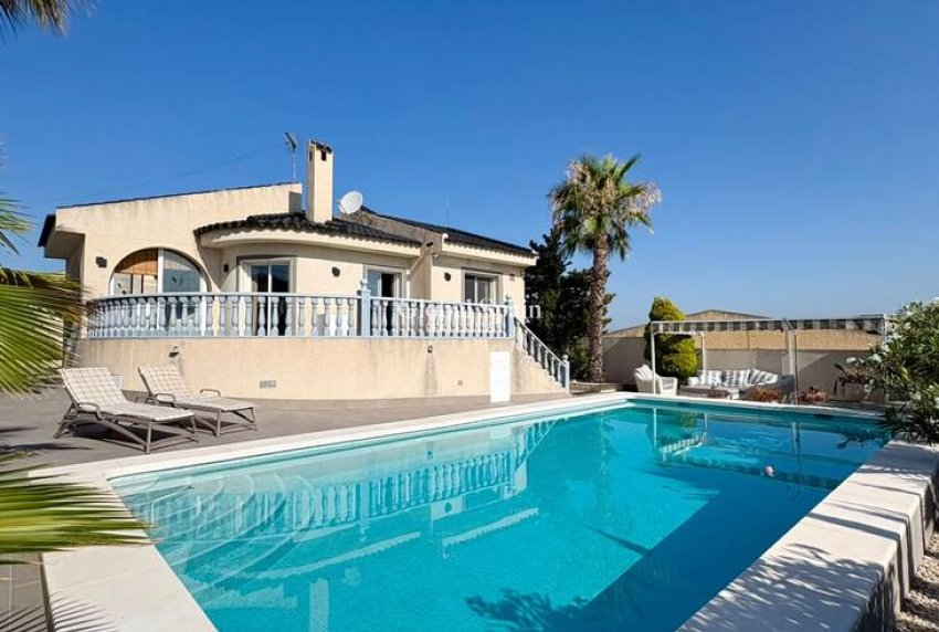 Wederverkoop - VILLA -
ROJALES - Costa Blanca