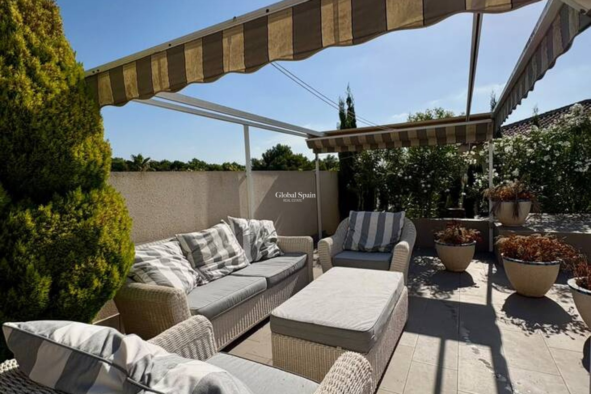 Wederverkoop - VILLA -
ROJALES - Costa Blanca