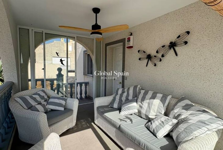 Wederverkoop - VILLA -
ROJALES - Costa Blanca