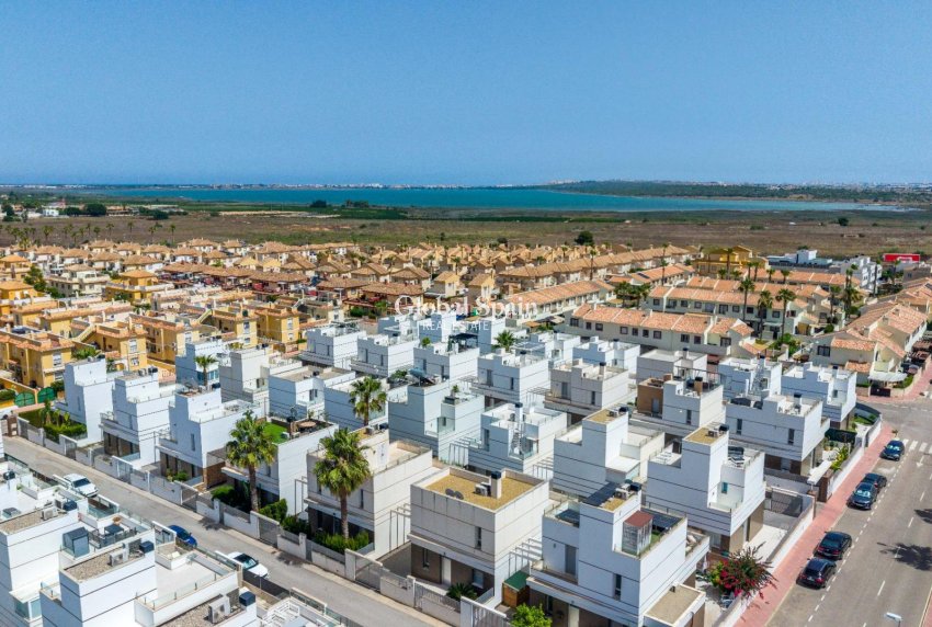 Wederverkoop - VILLA -
ROJALES - Doña Pepa