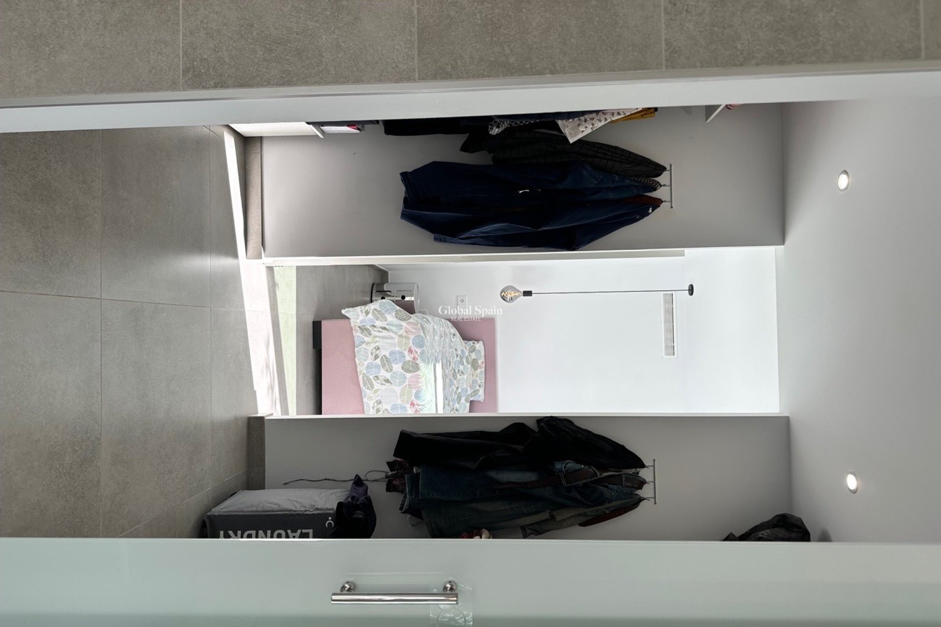 Wederverkoop - VILLA -
ROJALES - Inland