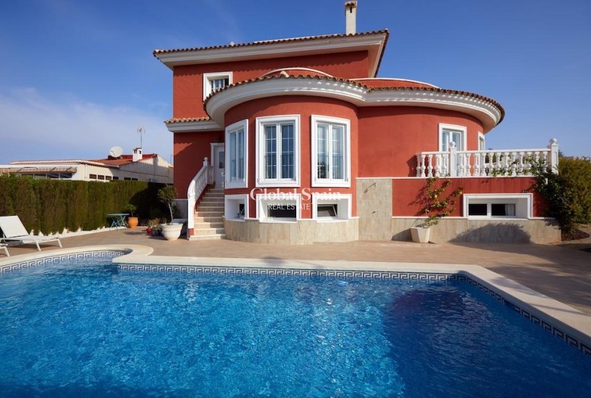 Wederverkoop - VILLA -
ROJALES - Inland