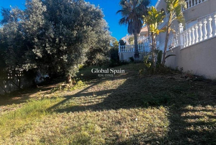 Wederverkoop - VILLA -
ROJALES - La Marquesa Golf