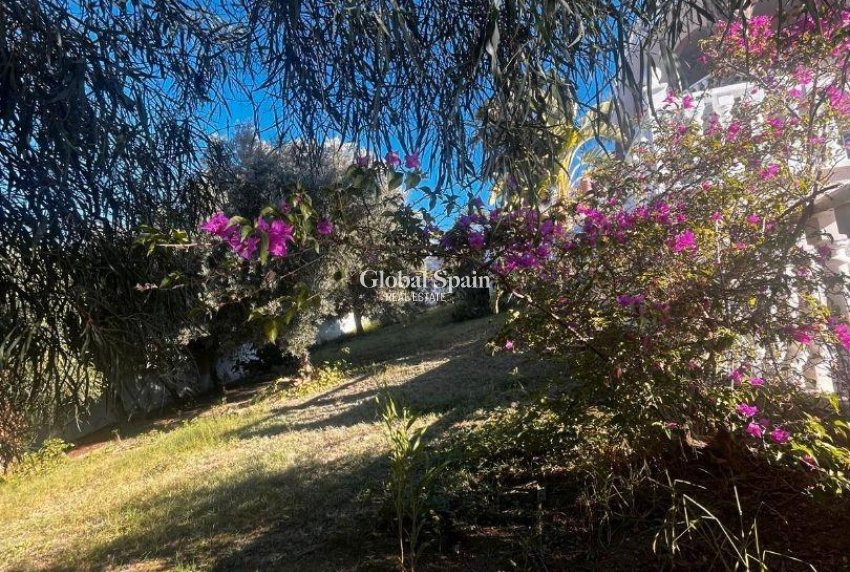 Wederverkoop - VILLA -
ROJALES - La Marquesa Golf