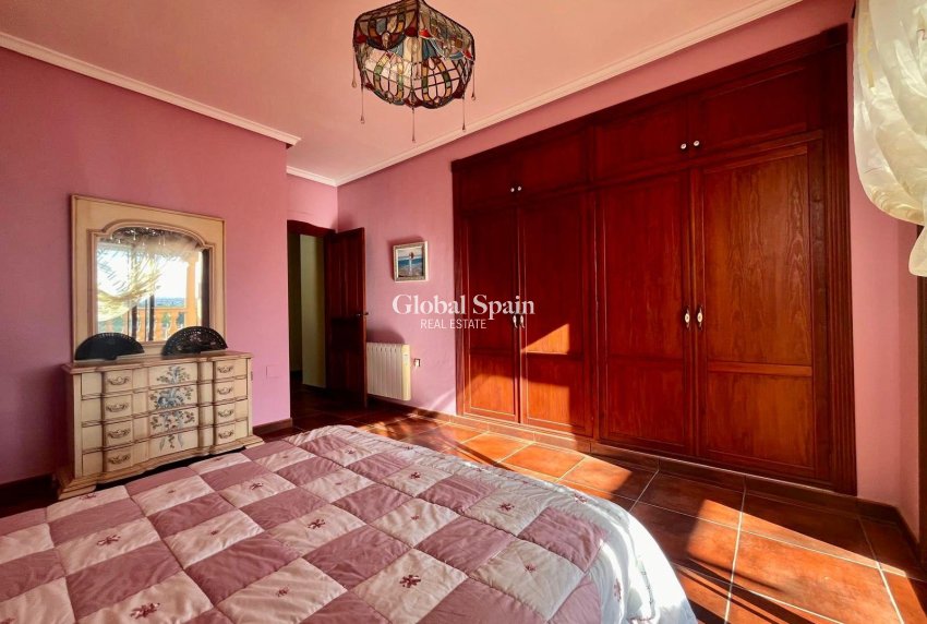 Wederverkoop - VILLA -
ROJALES - La Vega Baja