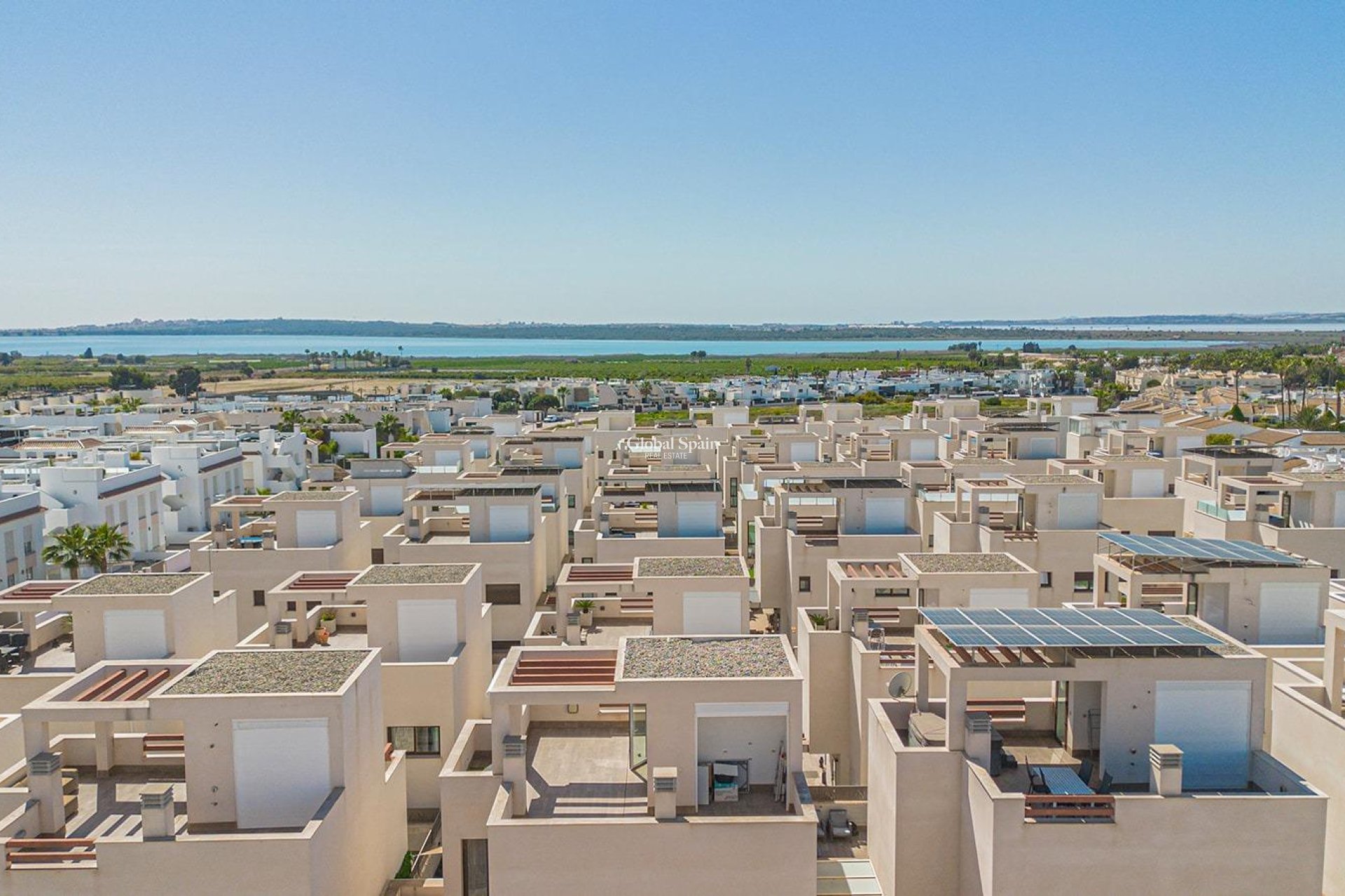 Wederverkoop - VILLA -
ROJALES - Pueblo bravo