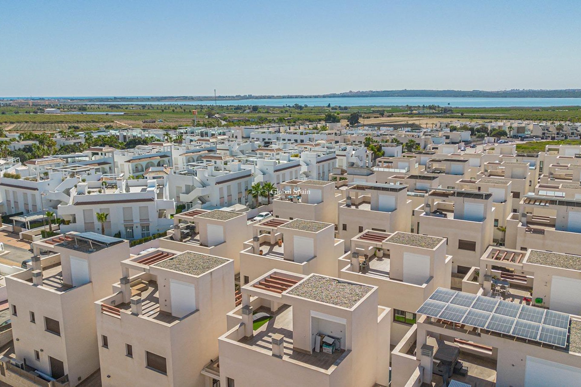 Wederverkoop - VILLA -
ROJALES - Pueblo bravo