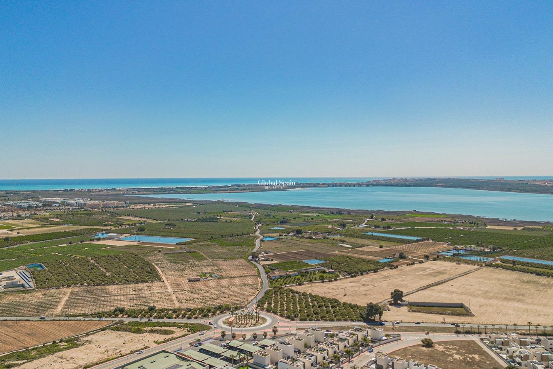 Wederverkoop - VILLA -
ROJALES - Pueblo bravo