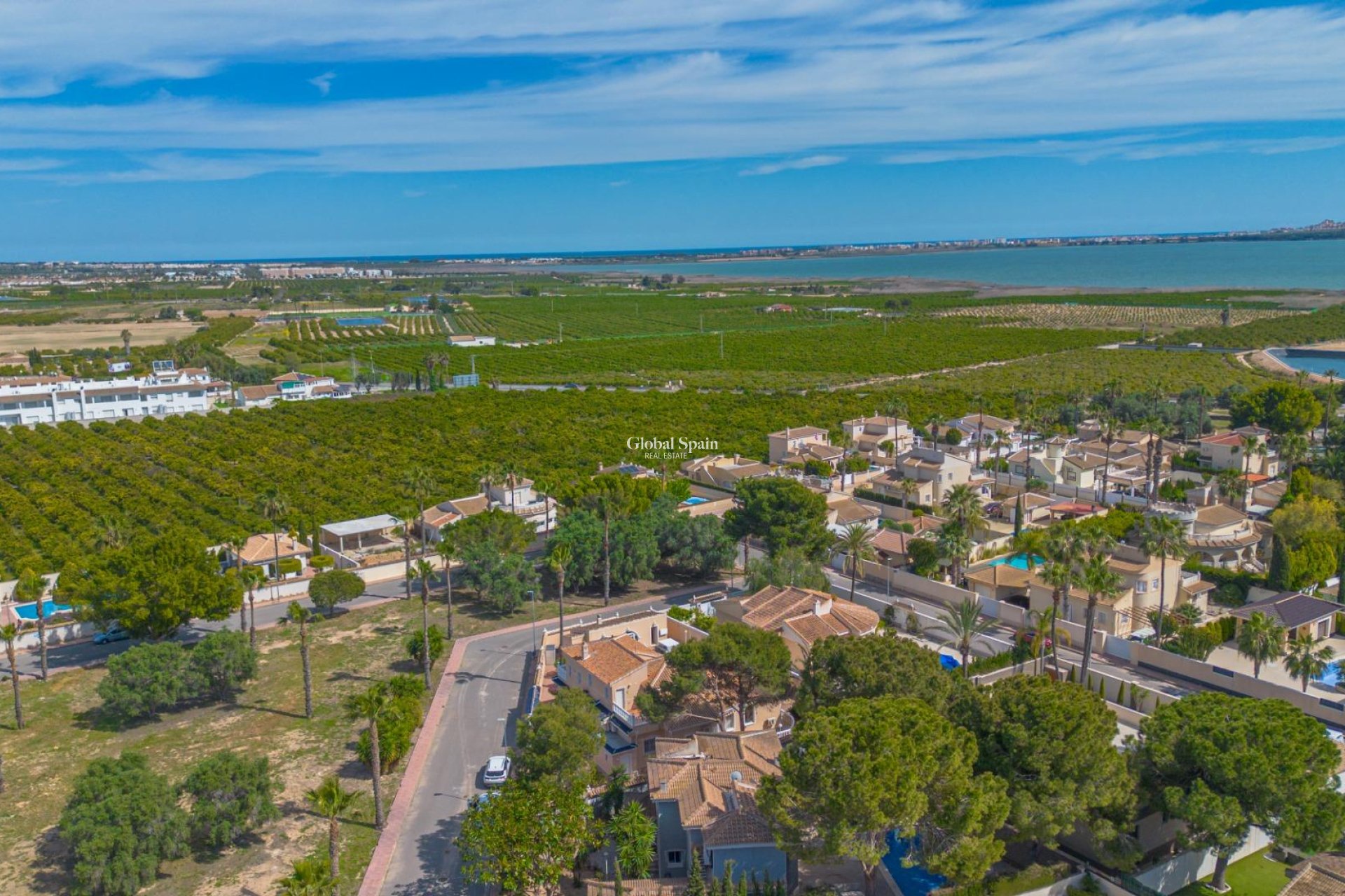 Wederverkoop - VILLA -
ROJALES - Pueblo Bravo