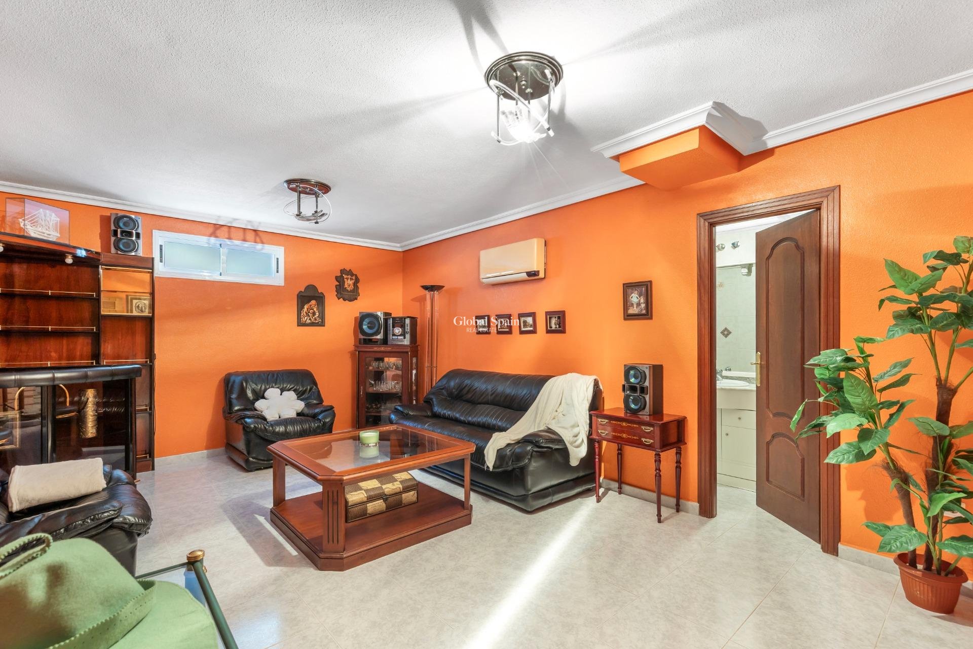 Wederverkoop - VILLA -
ROJALES - Pueblo Bravo