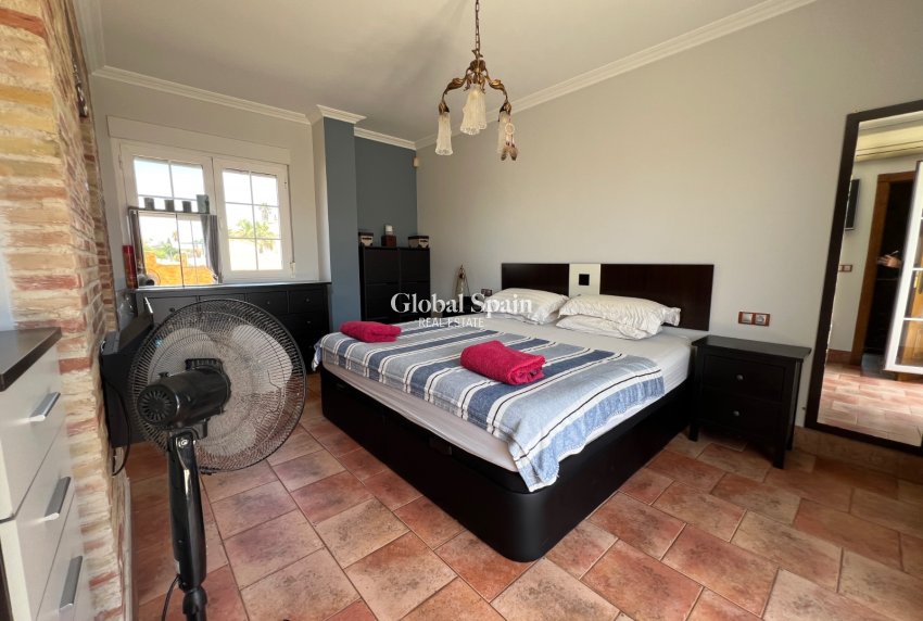 Wederverkoop - VILLA -
SAN FULGENCIO - Costa Blanca