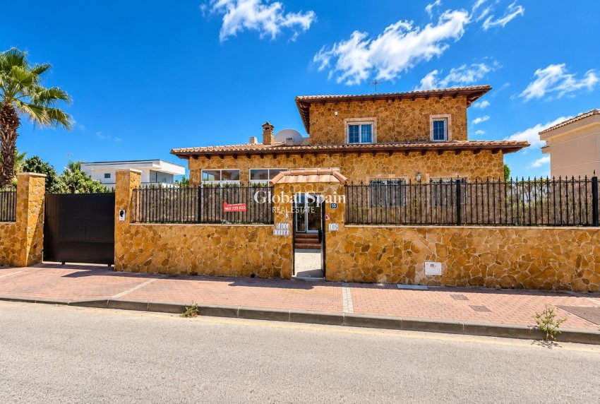 Wederverkoop - VILLA -
SAN FULGENCIO - Costa Blanca