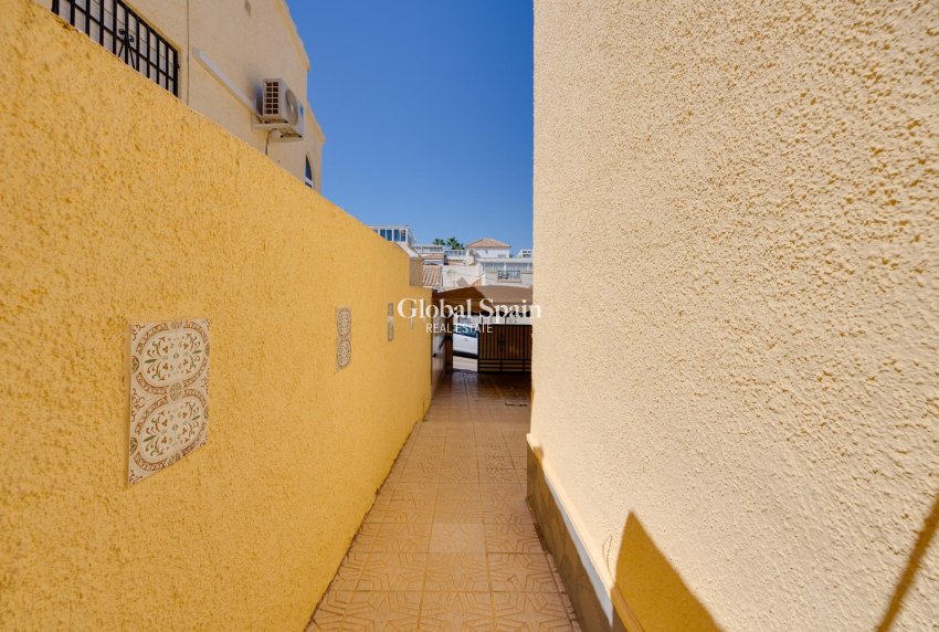 Wederverkoop - VILLA -
SAN FULGENCIO - LA MARINA