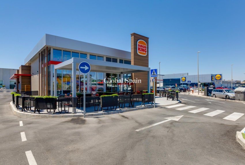 Wederverkoop - VILLA -
SAN FULGENCIO - LA MARINA