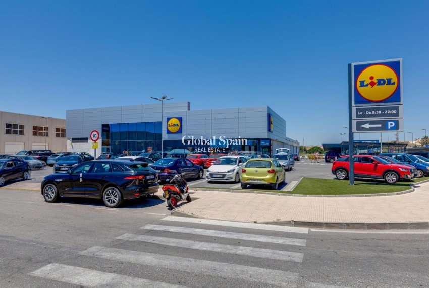 Wederverkoop - VILLA -
SAN FULGENCIO - LA MARINA