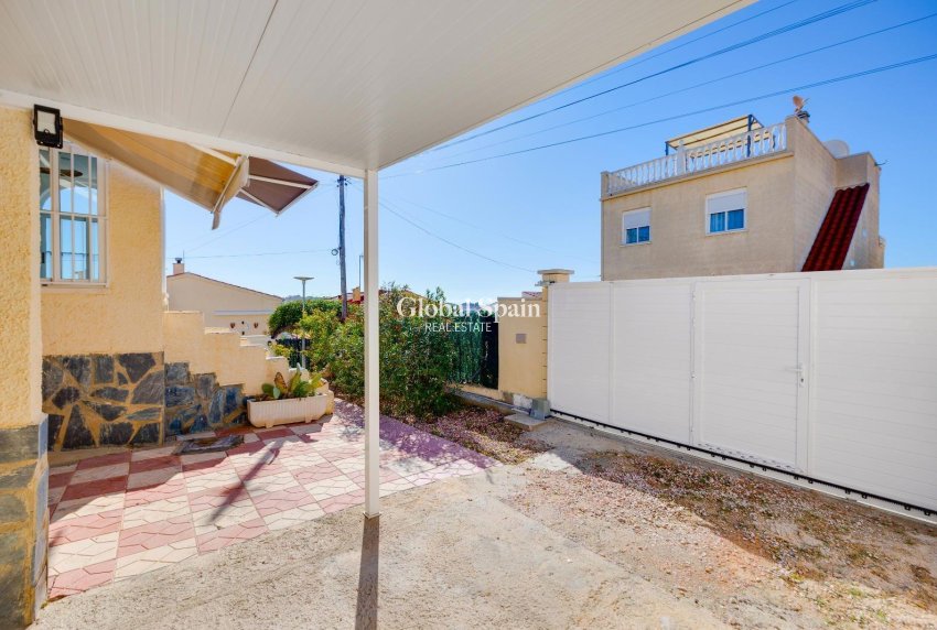 Wederverkoop - VILLA -
SAN FULGENCIO - LA MARINA