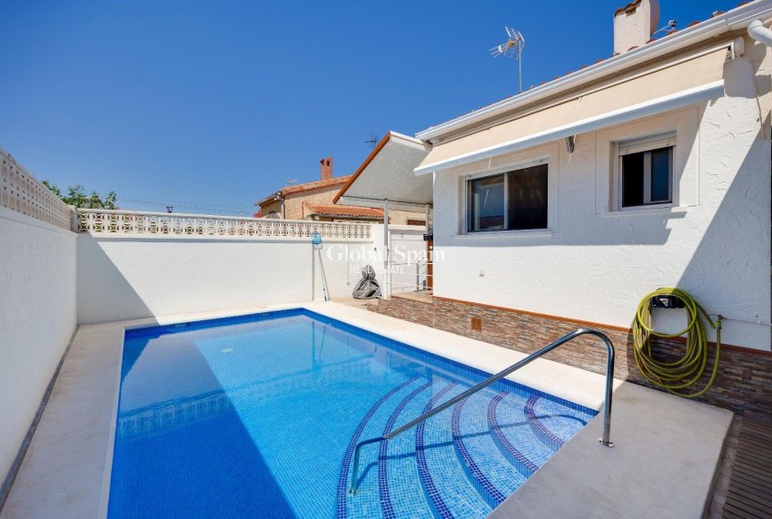 Wederverkoop - VILLA -
SAN FULGENCIO - LA MARINA