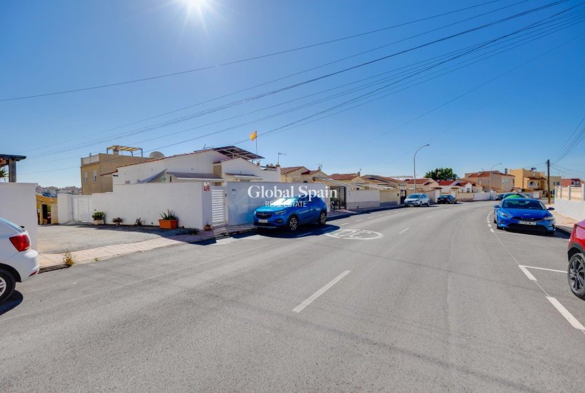 Wederverkoop - VILLA -
SAN FULGENCIO - LA MARINA