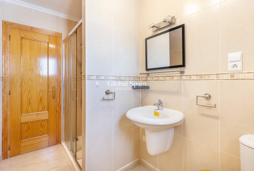 Wederverkoop - VILLA -
SAN FULGENCIO - Urb. La Marina