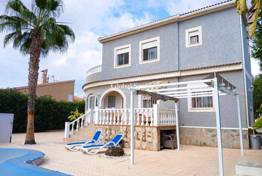 Wederverkoop - VILLA -
SAN FULGENCIO - Urb. La Marina
