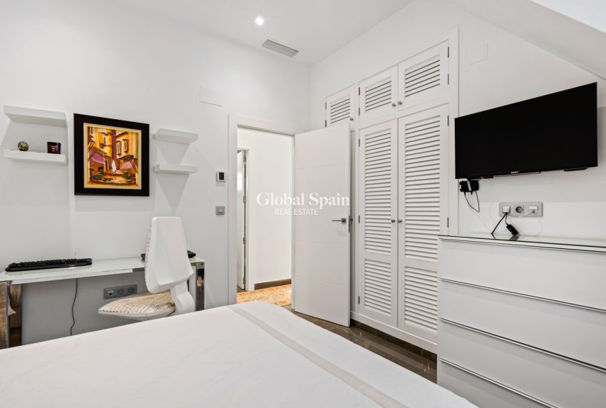 Wederverkoop - Villa -
SAN JUAN DE ALICANTE - Frank Espinós