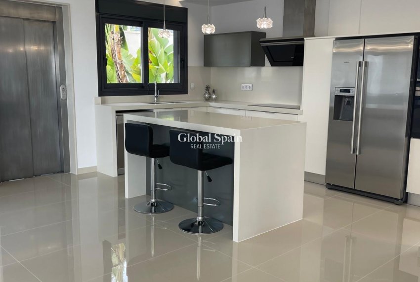 Wederverkoop - VILLA -
SAN MIGUEL DE SALINAS - Altos De San Miguel