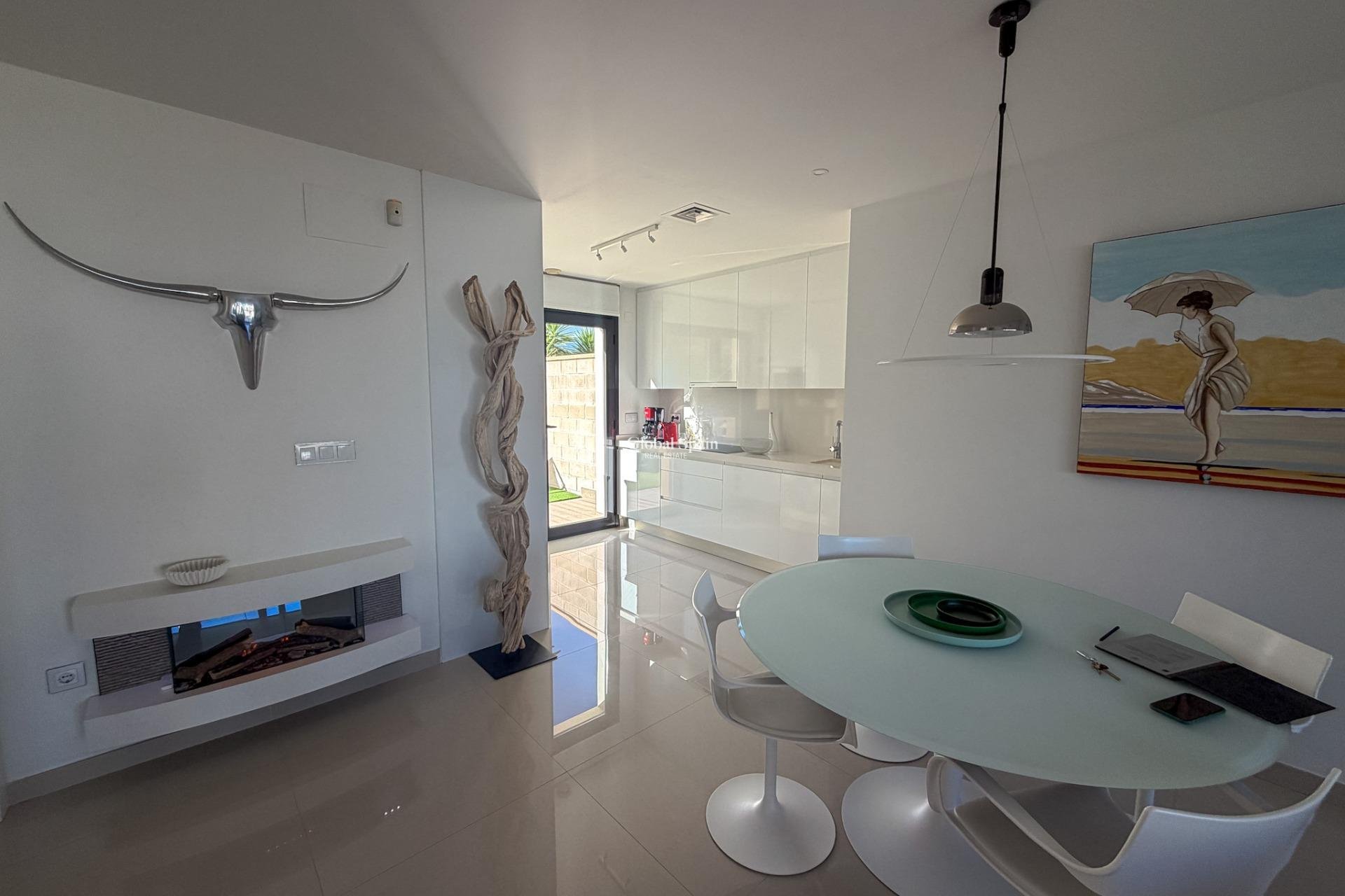 Wederverkoop - VILLA -
SAN MIGUEL DE SALINAS - Bellavista