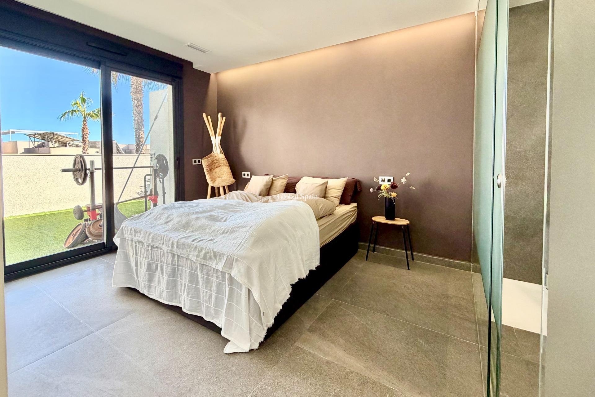 Wederverkoop - VILLA -
SAN MIGUEL DE SALINAS - Bellavista