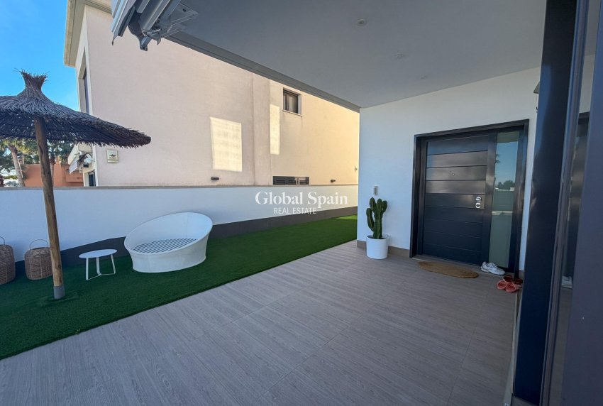 Wederverkoop - VILLA -
SAN MIGUEL DE SALINAS - Bellavista