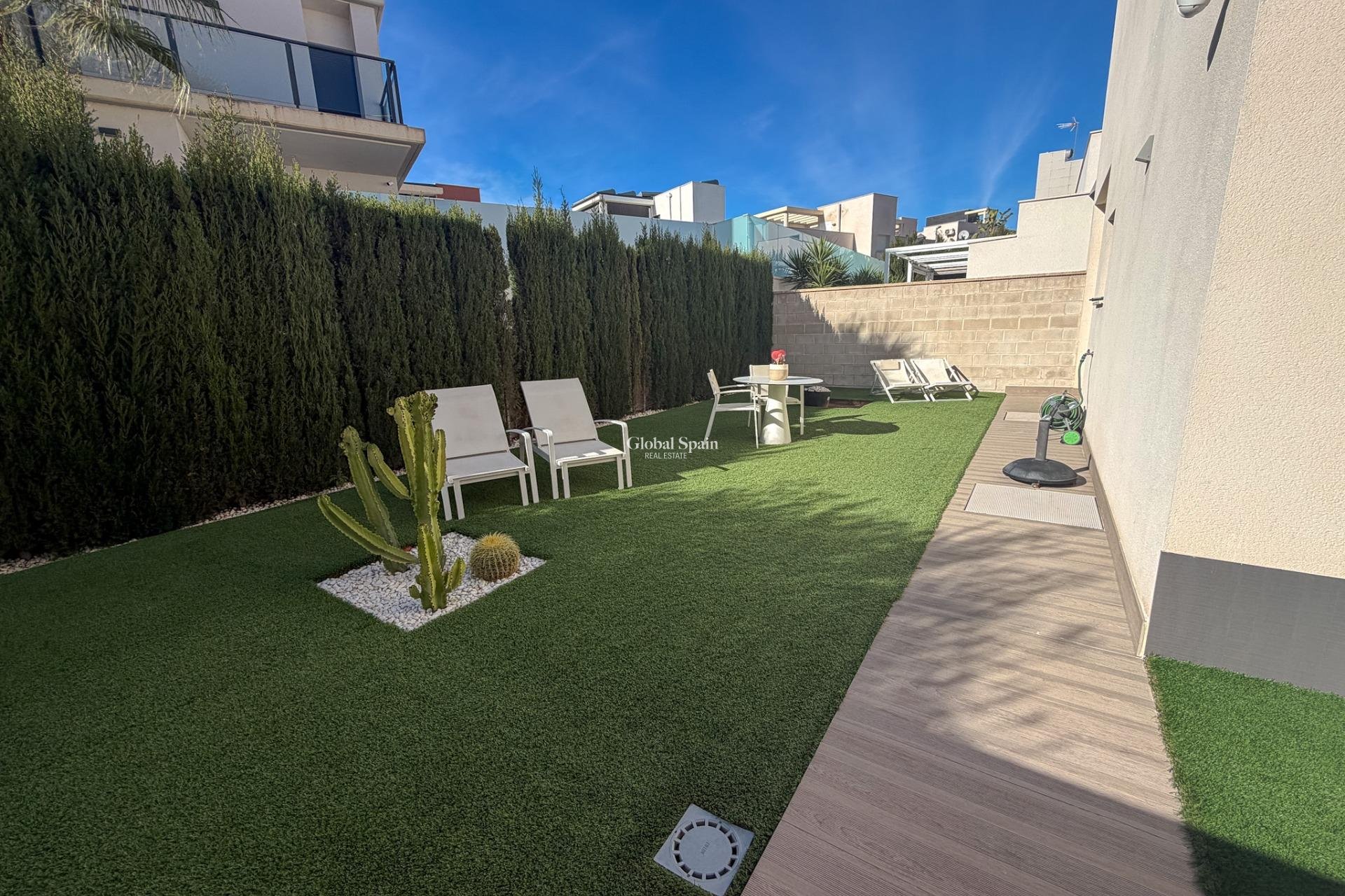 Wederverkoop - VILLA -
SAN MIGUEL DE SALINAS - Bellavista