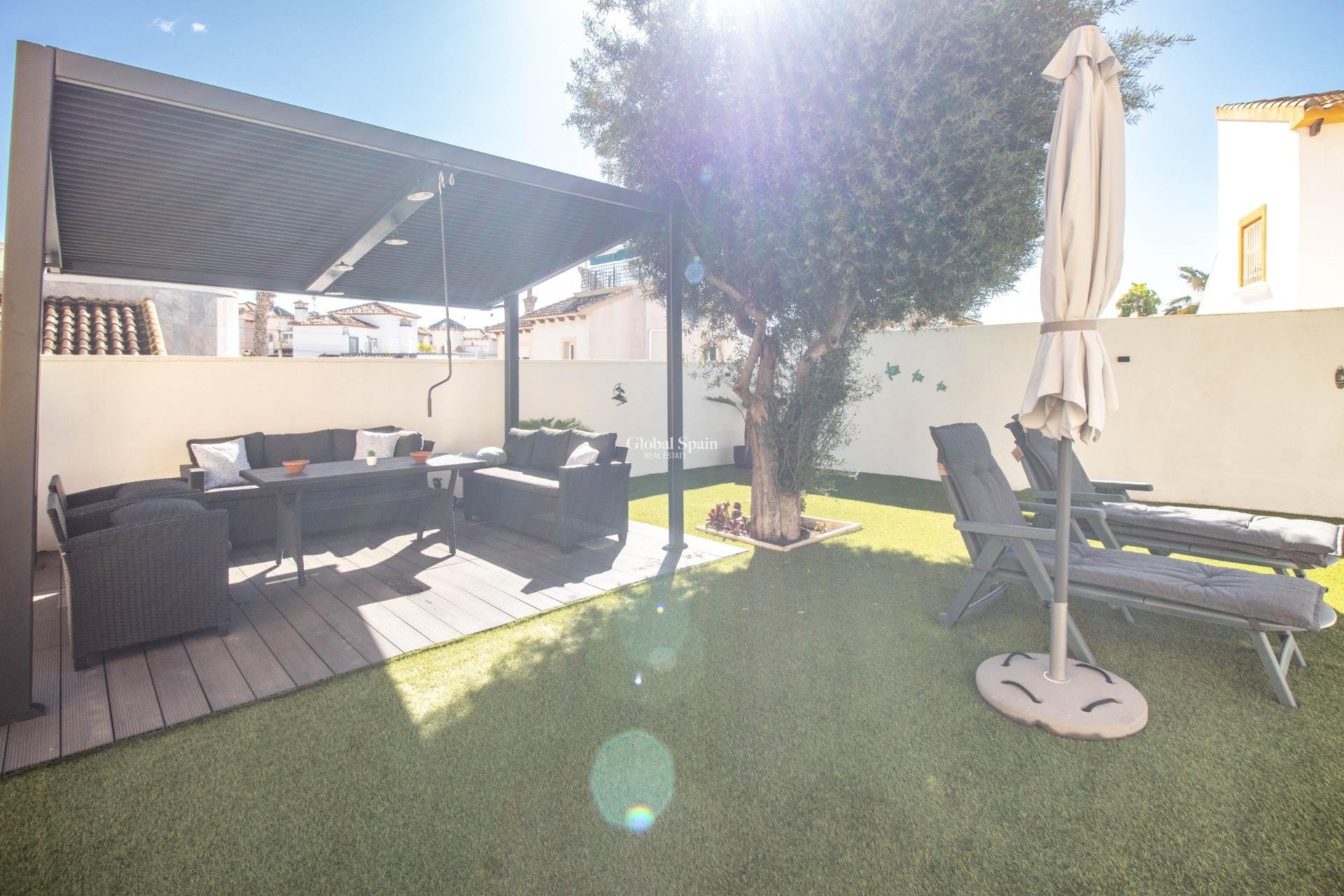 Wederverkoop - VILLA -
SAN MIGUEL DE SALINAS - Blue Lagoon - El Galan