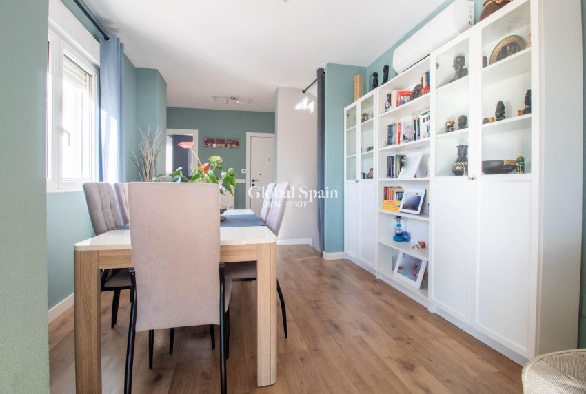 Wederverkoop - Villa -
SAN MIGUEL DE SALINAS - Blue Lagoon - El Galan