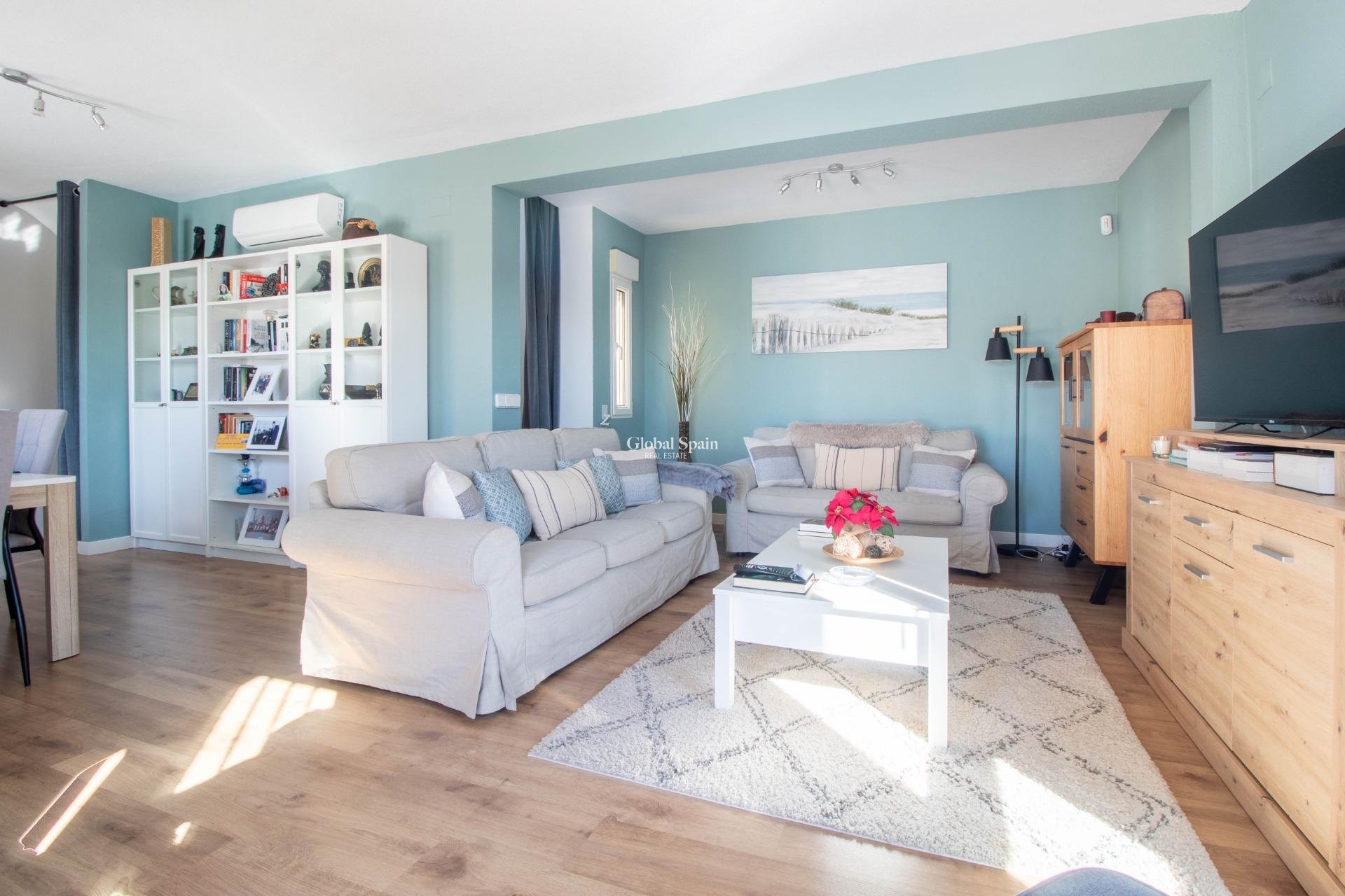 Wederverkoop - Villa -
SAN MIGUEL DE SALINAS - Blue Lagoon - El Galan