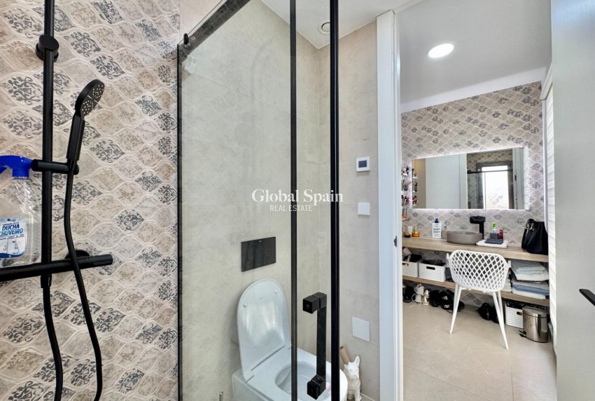 Wederverkoop - VILLA -
SAN MIGUEL DE SALINAS - Blue Lagoon - Galán