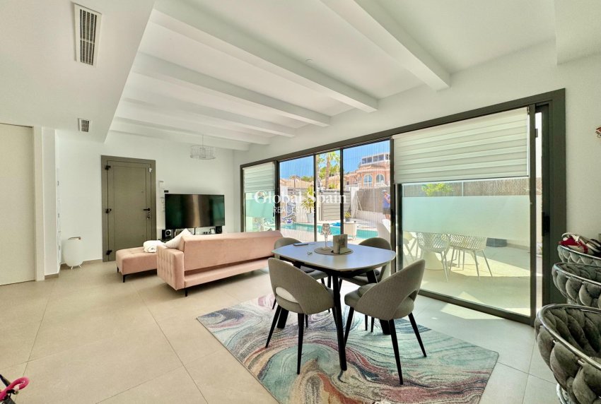 Wederverkoop - VILLA -
SAN MIGUEL DE SALINAS - Blue Lagoon - Galán