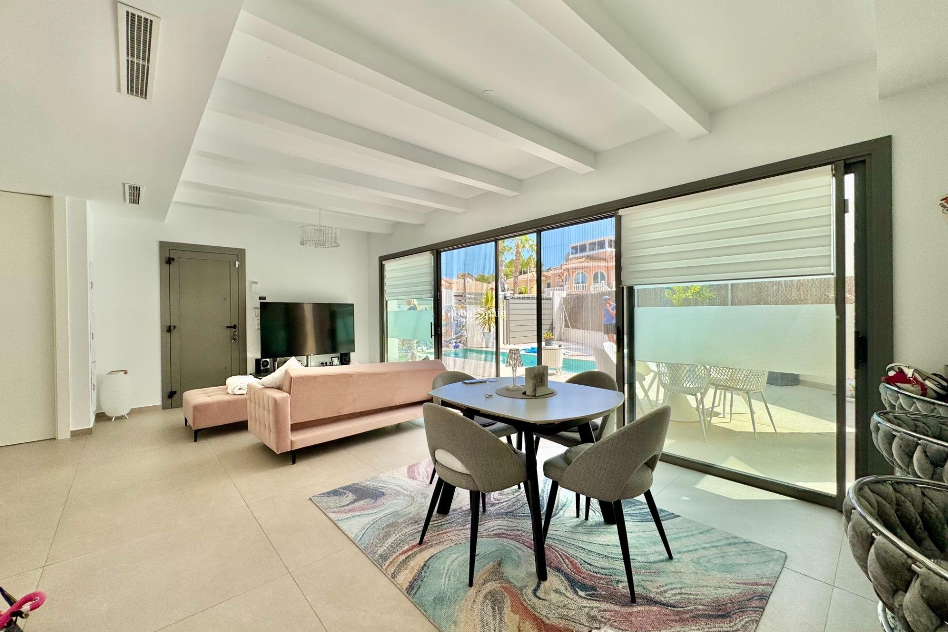 Wederverkoop - VILLA -
SAN MIGUEL DE SALINAS - Blue Lagoon - Galán