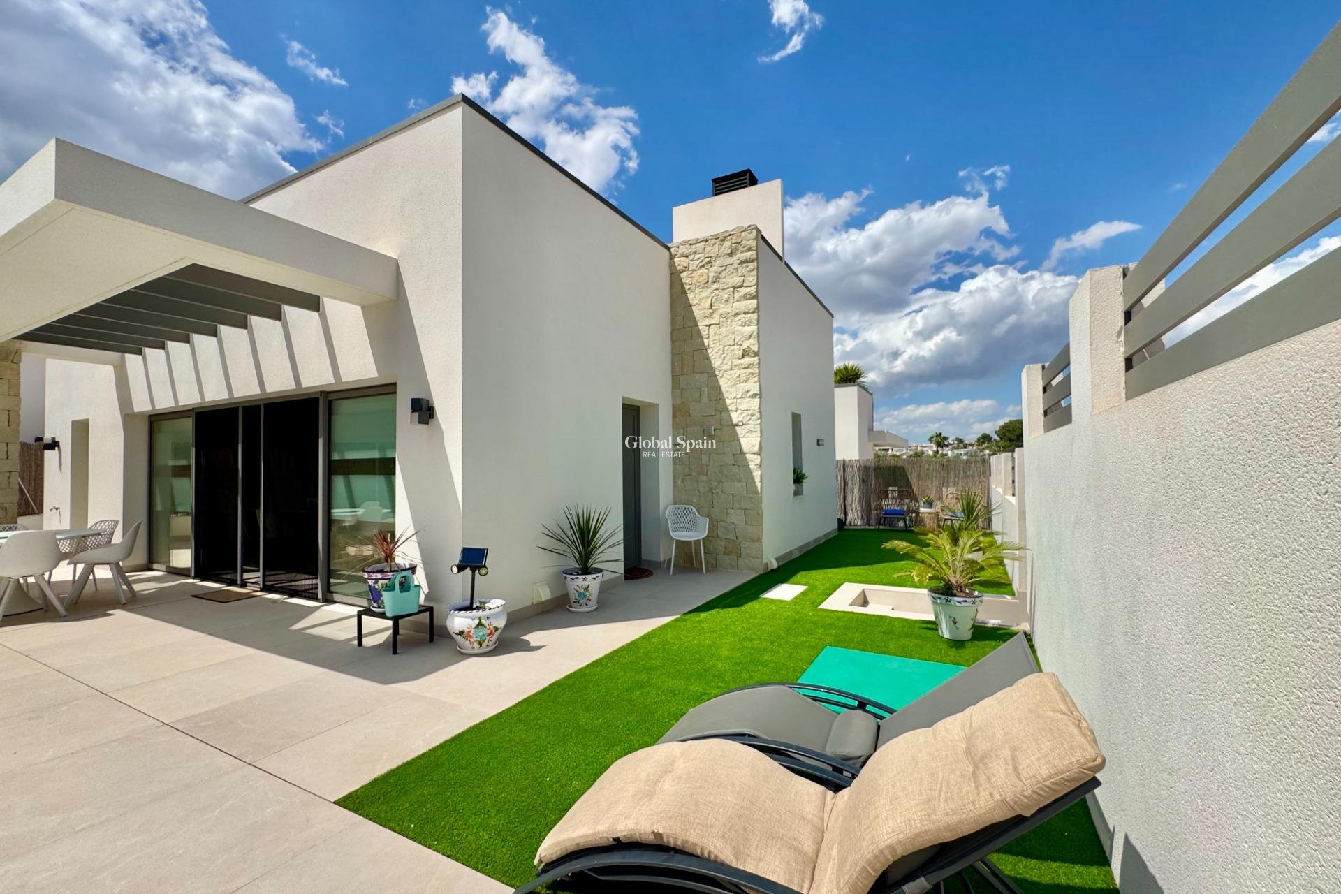 Wederverkoop - VILLA -
SAN MIGUEL DE SALINAS - Blue Lagoon - Galán