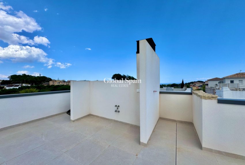 Wederverkoop - VILLA -
SAN MIGUEL DE SALINAS - Blue Lagoon - Galán