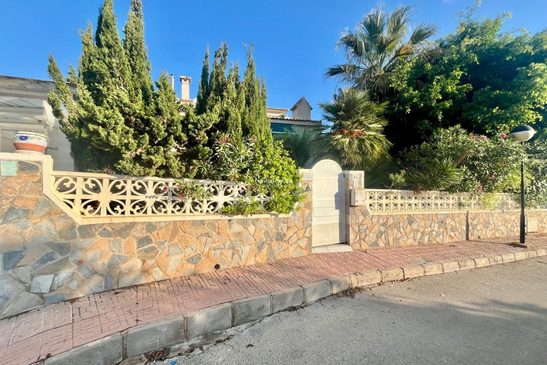 Wederverkoop - VILLA -
SAN MIGUEL DE SALINAS - Blue Lagoon