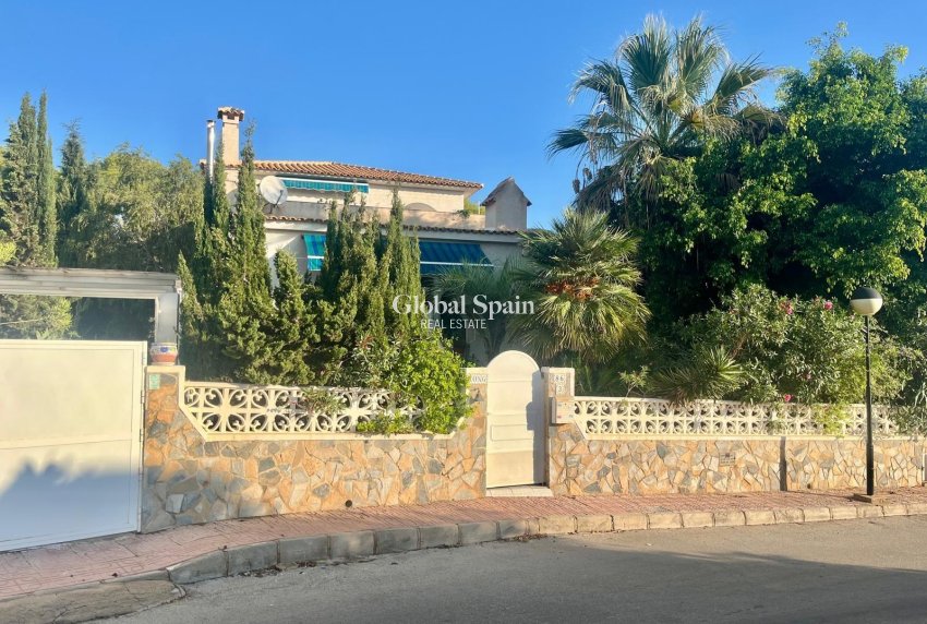 Wederverkoop - VILLA -
SAN MIGUEL DE SALINAS - Blue Lagoon