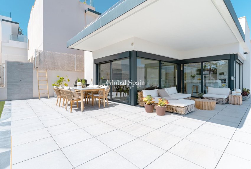 Wederverkoop - VILLA -
SAN MIGUEL DE SALINAS - Costa blanca sur