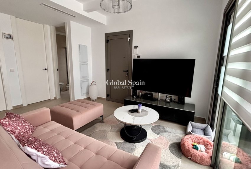 Wederverkoop - VILLA -
SAN MIGUEL DE SALINAS - Costa Blanca