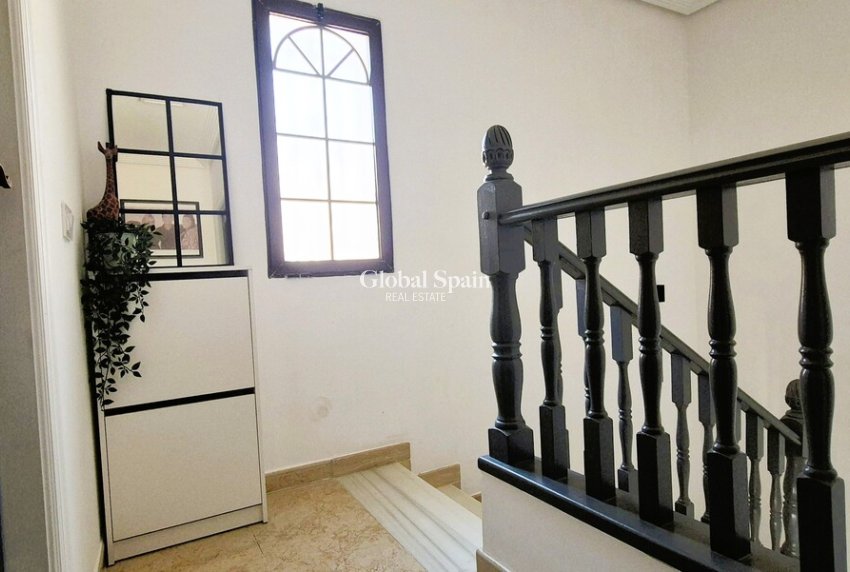Wederverkoop - VILLA -
SAN MIGUEL DE SALINAS - Costa Blanca