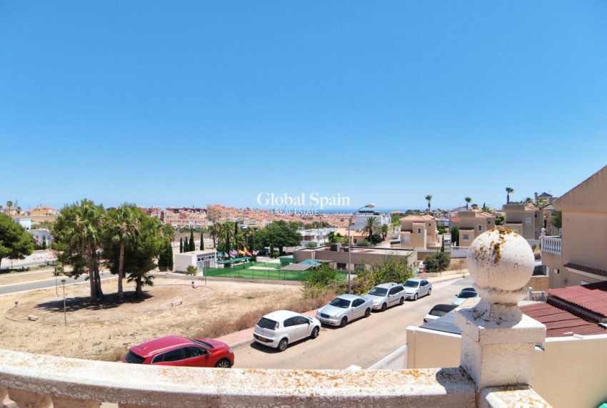 Wederverkoop - VILLA -
SAN MIGUEL DE SALINAS - Costa Blanca