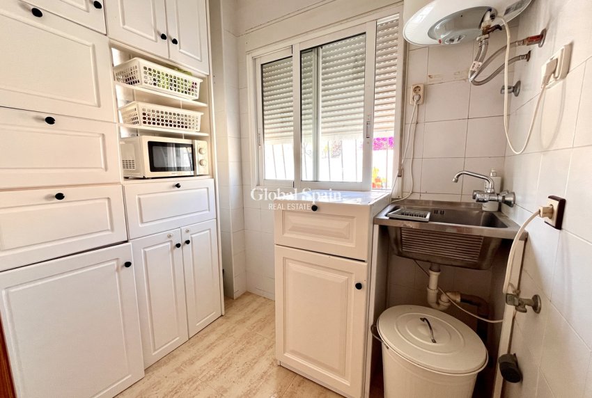 Wederverkoop - VILLA -
SAN MIGUEL DE SALINAS - Inland