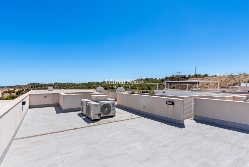 Wederverkoop - VILLA -
SAN MIGUEL DE SALINAS - Inland