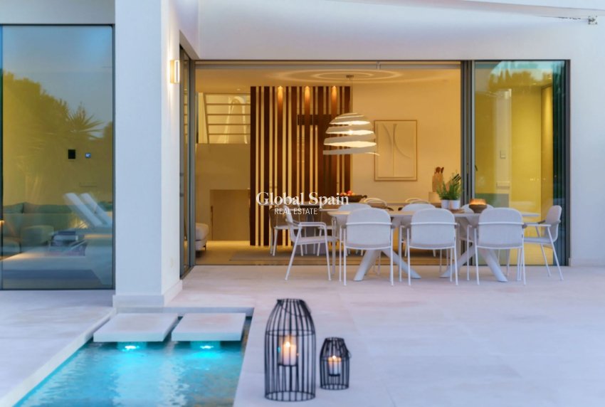 Wederverkoop - VILLA -
SAN MIGUEL DE SALINAS - Inland