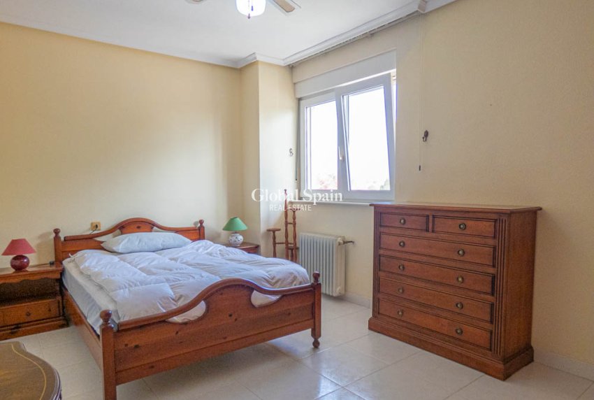 Wederverkoop - VILLA -
SAN MIGUEL DE SALINAS - Inland